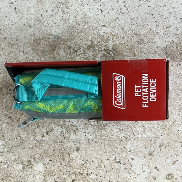 NWT Coleman Dog Pet Floatation Vest Life Jacket Up To 15 LBS Pool Lake XS - Picture 3 of 5